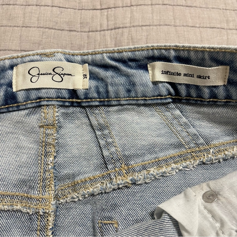 Jessica Simpson Infinite Mini Skirt Acid Wash Denim  Size 32 - Picture 2 of 9